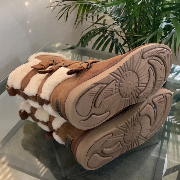 UGG Becket Boots Wool Lined Shearling Mid-Calf Moto 1005380 - Picture 13 of 14